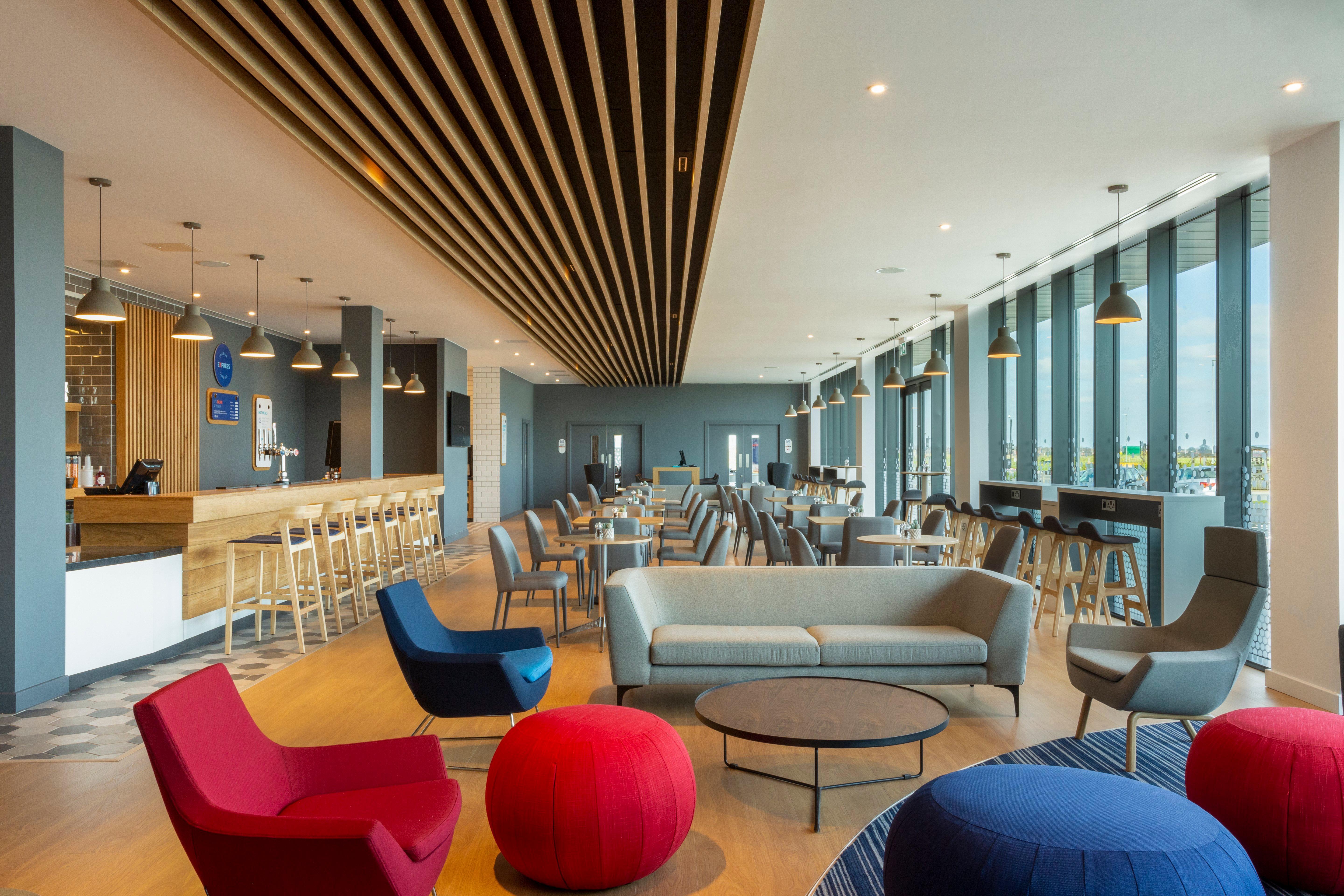 Holiday Inn Express Bridgwater M5, Jct24 By Ihg Экстерьер фото