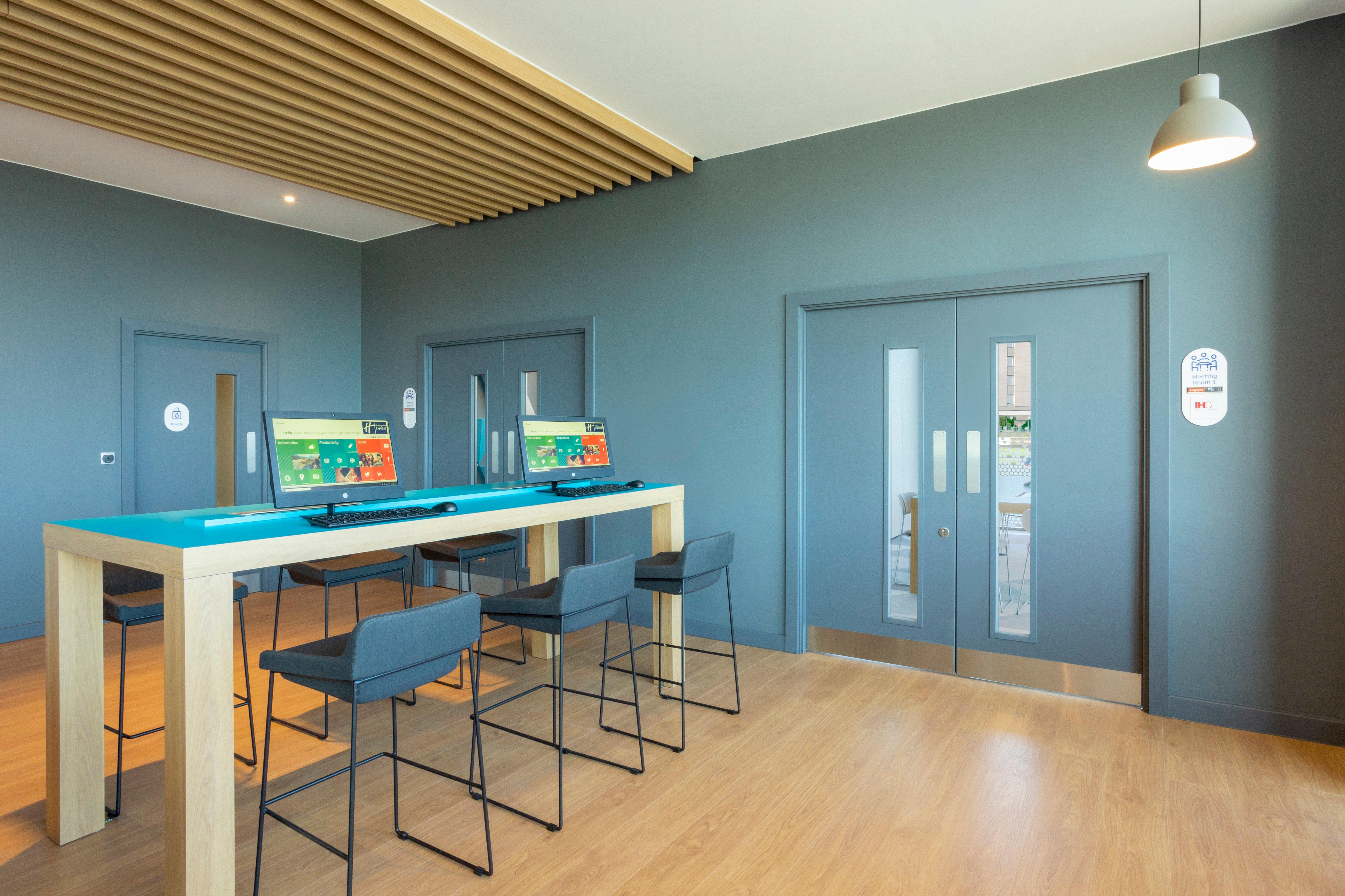 Holiday Inn Express Bridgwater M5, Jct24 By Ihg Экстерьер фото